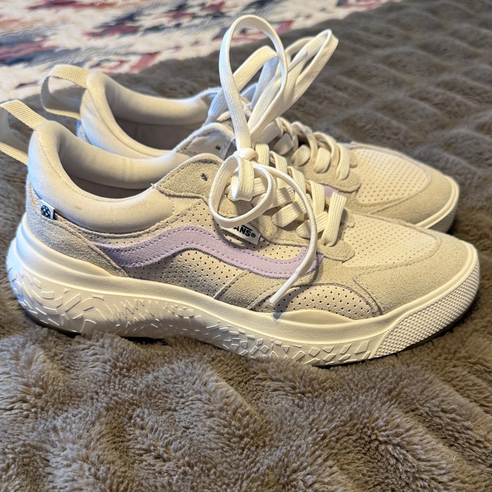 Vans Ultra-range Women's Cream and Purple Sneakers